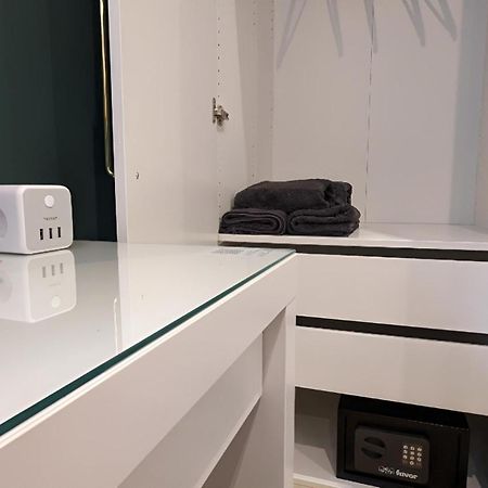 3 Rooms - Zimmervermietung Naehe Flughafen Ber - Gratis Wlan, Parken & Netflix Berlin Exterior photo