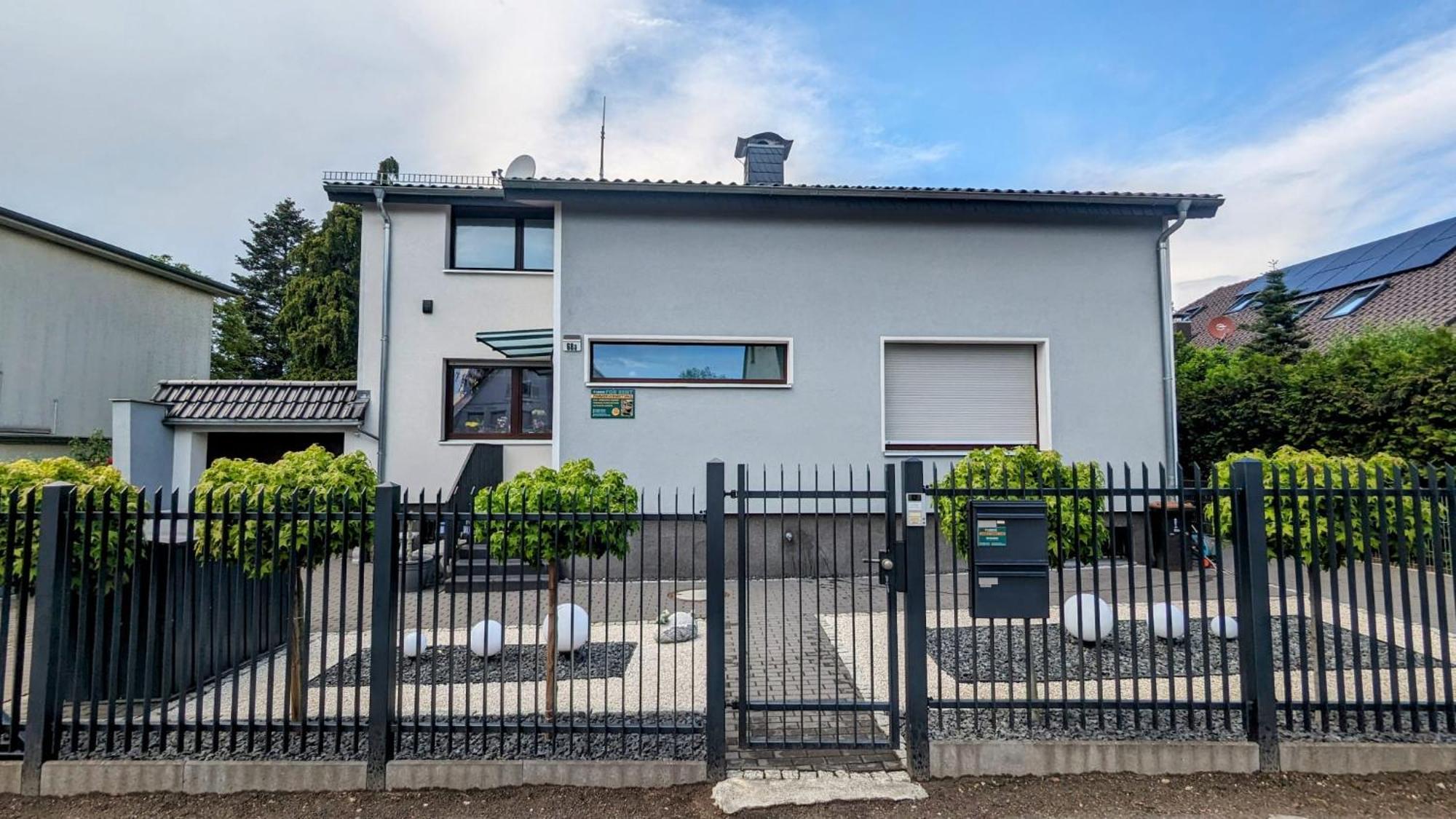 3 Rooms - Zimmervermietung Naehe Flughafen Ber - Gratis Wlan, Parken & Netflix Berlin Exterior photo